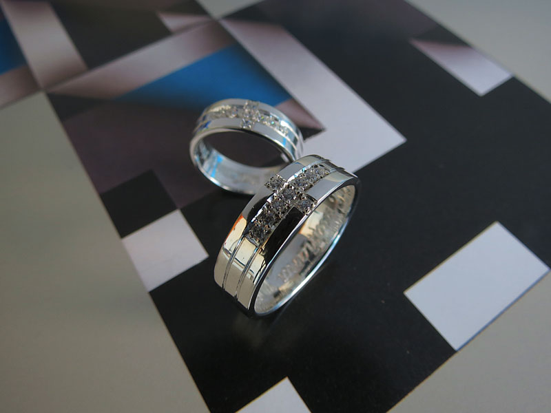 Argollas Cruz Zircones (1)