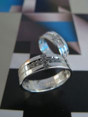 Argollas Cruz Zircones (2) Argollas Cruz Zircones (2)