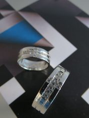 Argollas Cruz Zircones (3) Argollas Cruz Zircones (3)