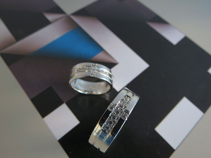 Argollas Cruz Zircones (3)