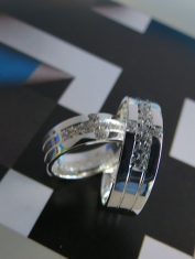 Argollas Cruz Zircones (6) Argollas Cruz Zircones (6)