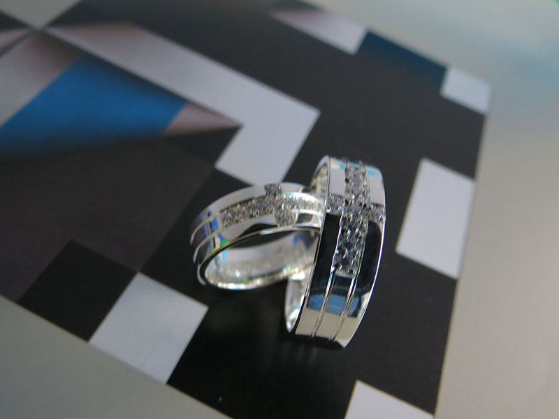 Argollas Cruz Zircones (6)