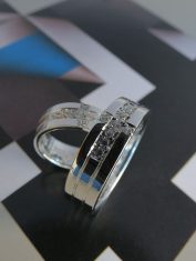 Argollas Cruz Zircones (7) Argollas Cruz Zircones (7)