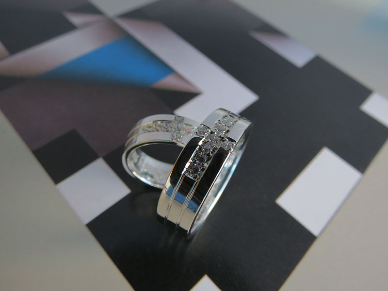 Argollas Cruz Zircones (7)