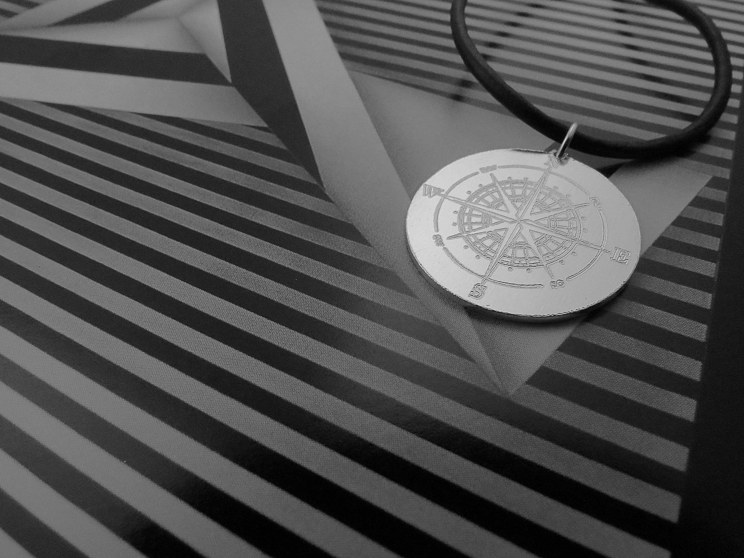 Dije-La Rosa-De-Los-Vientos (2)