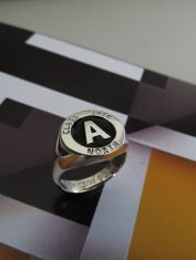 Anillo Letra y Grabado con Resina (6)