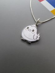 DPL039-Dije Figura Grabada Plata - Dije Gallinita (2)